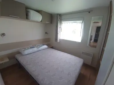 La chambre avec lit double